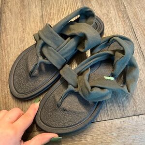 Sanuk dark green sandals